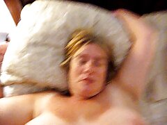 Realtà Re Cazzo film porno con donne pelose Ginebra Bellucci culo su un letto di rose su PornHD